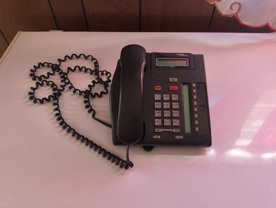 Nortel Norstar T7208 Platinum Display Business Phone - Black (NT8B26) Untested