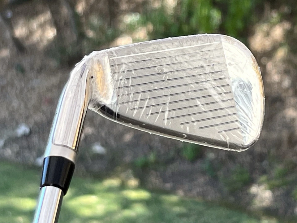 New Cobra Bio Cell 4 Iron 20* Dynalite 85 Steel Stiff 39" Lamkin REL Standard - Image 2 of 4