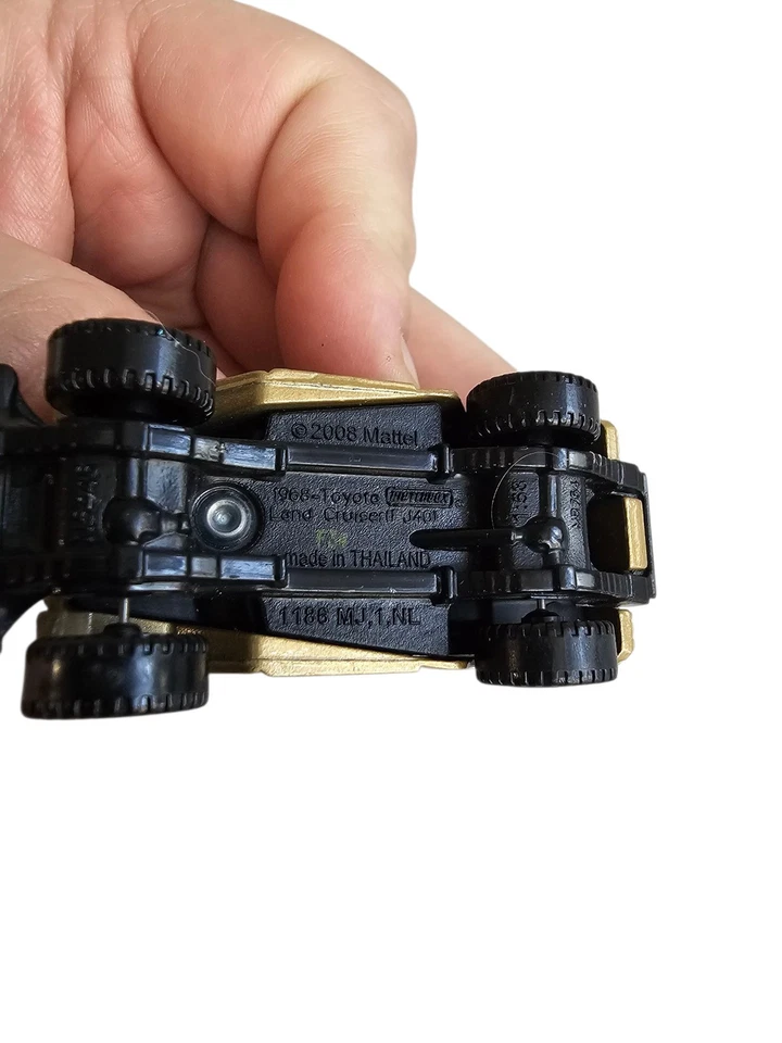 Vintage Matchbox Toyota Land Cruiser FJ40 Gold 2008 Edition Rare Original Old - Image 4 of 4