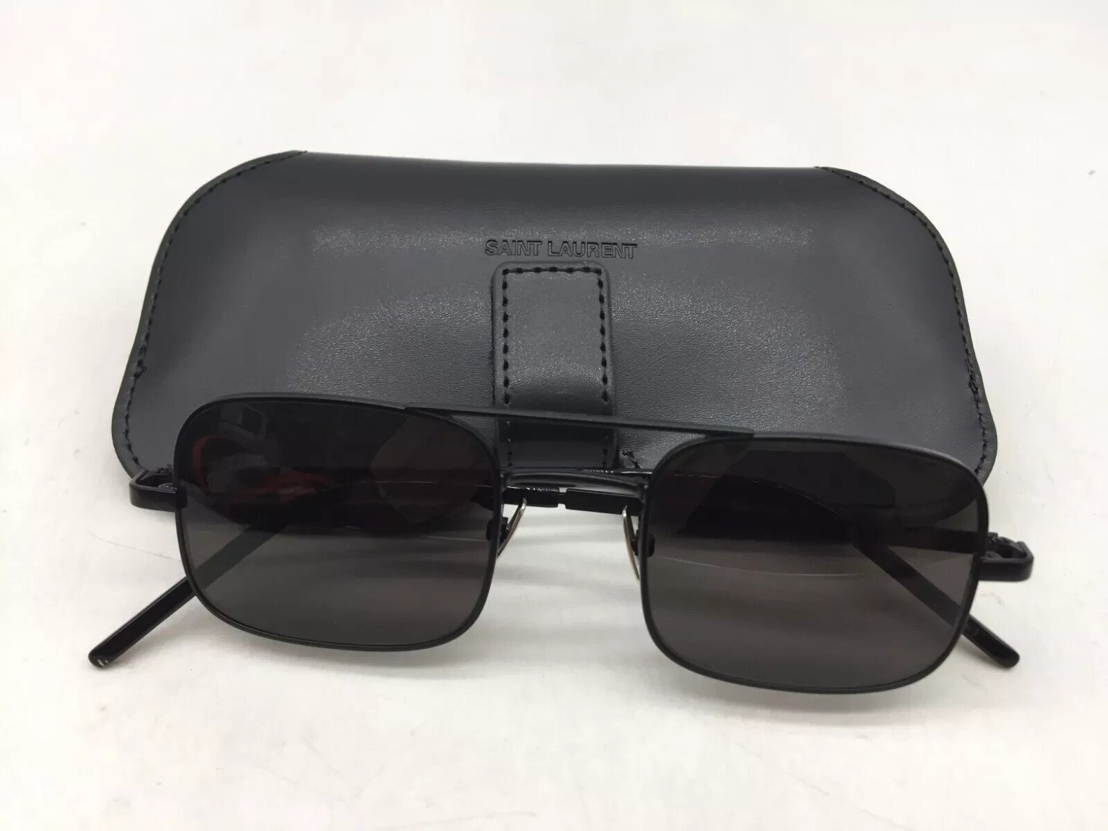 Occhiali da sole Saint Laurent SL331 001 quadrati neri lenti nere