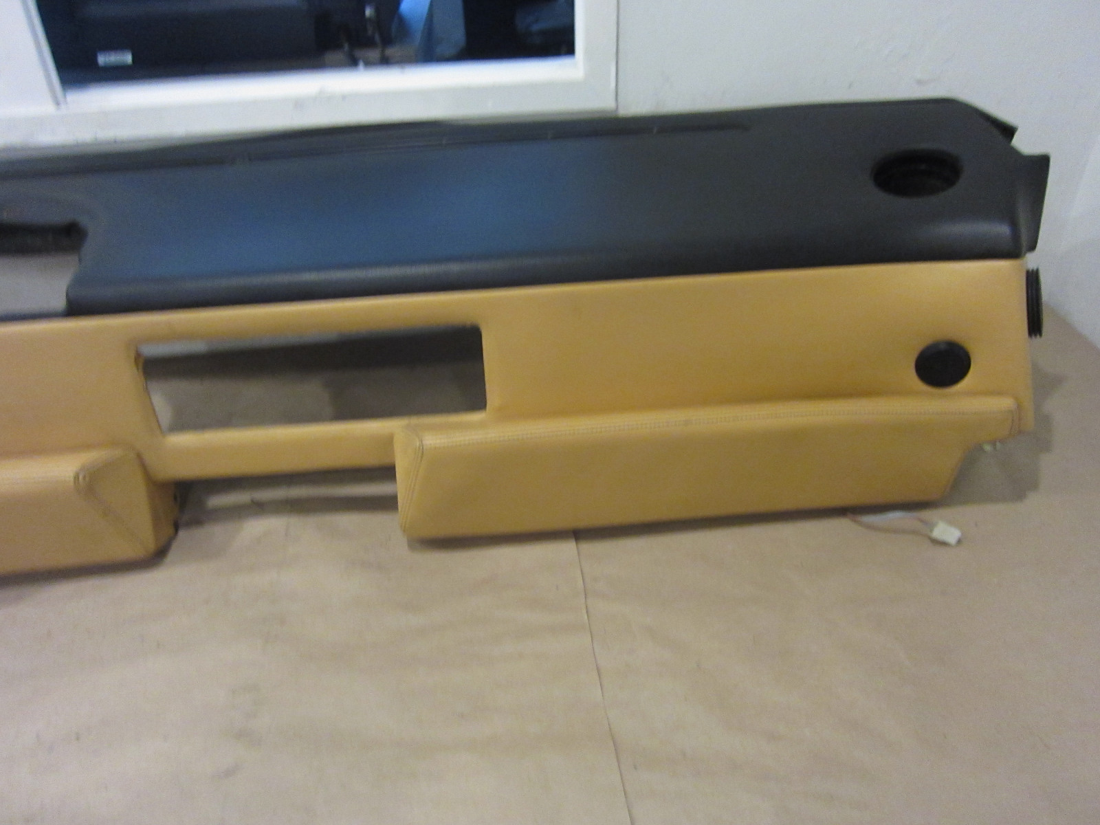 Ferrari Mondial t - LHD Dashboard Upper And Lower / Black And Tan - P/N 63001400