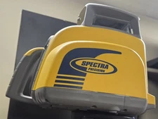 Spectra Precision LL300N Laser Level w/ HL450 Receiver, Box & Tripod