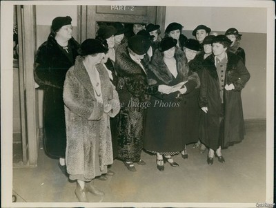 1935 Mrs Reisman Queens Country Courthouse Ny Plead Clemency Wirephoto Photo 7x9
