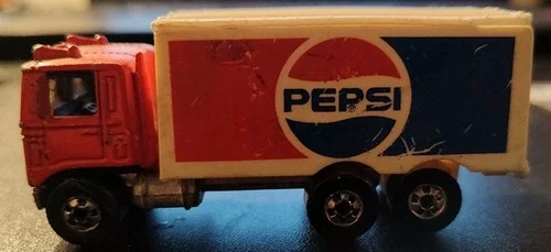 Vintage diecast HOT WHEELS PEPSI DELIVERY TRUCK 1:64 scale Red Semi 1979
