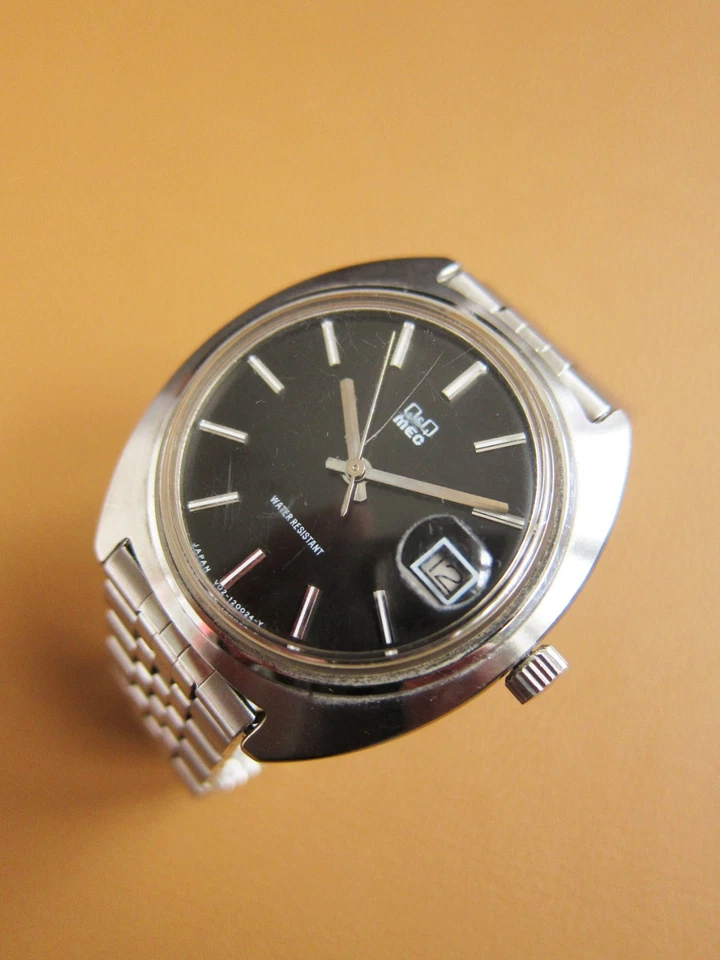 Reloj mecánico Q&Q (Citizen) MEC Y02-120027 con esfera negra (HECHO EN JAPÓN) Foto 3 de 4