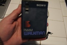 Vintage Sony AM/FM Walkman SRF-22W w/ Belt clip Dual Outputs - Tested Work