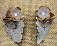 Amazing vintage formed flower clip earnings enamel paint elegant party 