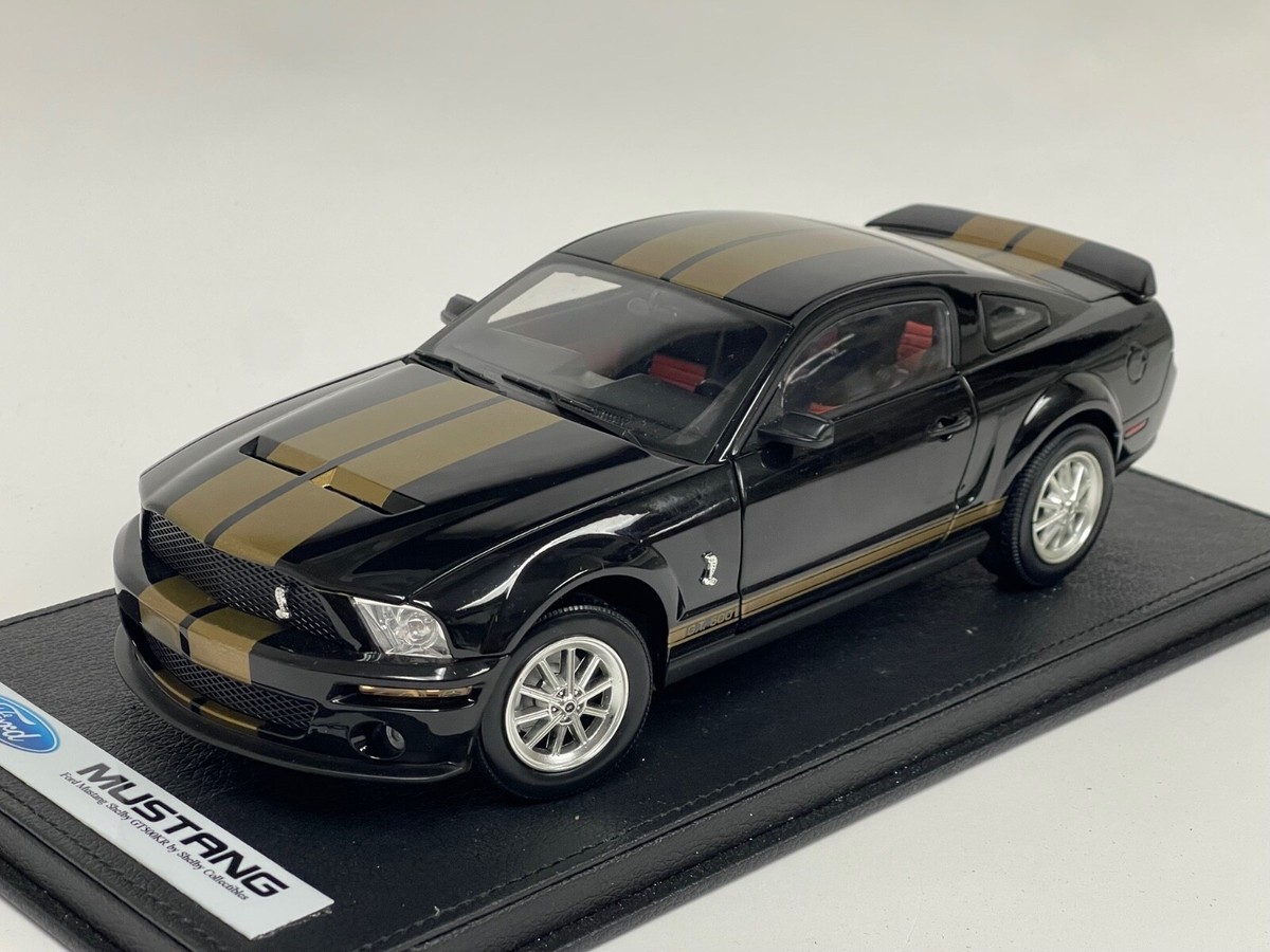 1/18 Shelby Collectibles Ford Mustang Shelby GT500 Black Gold