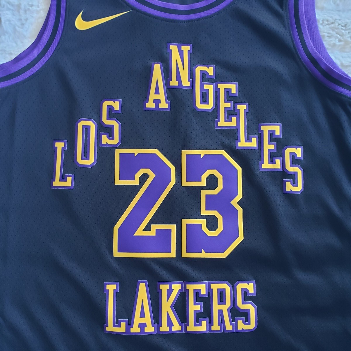 Nike Lebron James Lakers MNK Dri-FIT Swingman City Edition Jersey