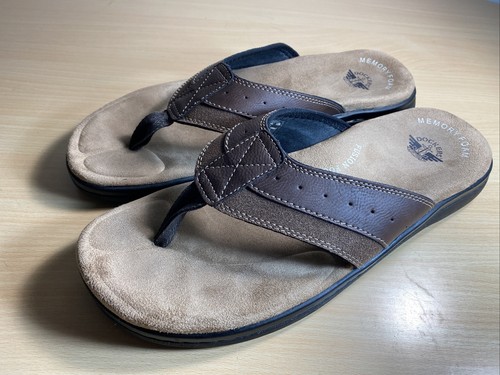 dockers memory foam flip flops