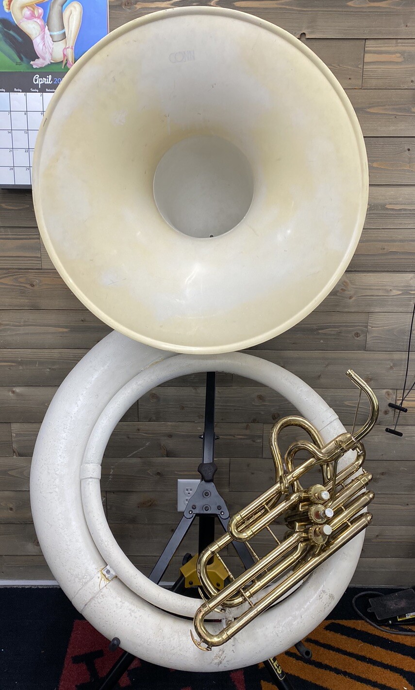GREAT CONN MODEL 22K SHORT ACTION VALVES FIBERGLASS SOUSAPHONE IN GOOD