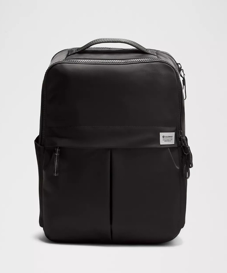 New with tags Lululemon Everyday Backpack 21L, Colour Core Black