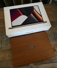 Apple Macbook Pro 14" 2021 M1 Max 10-Core CPU 32-Core GPU 64GB 2TB