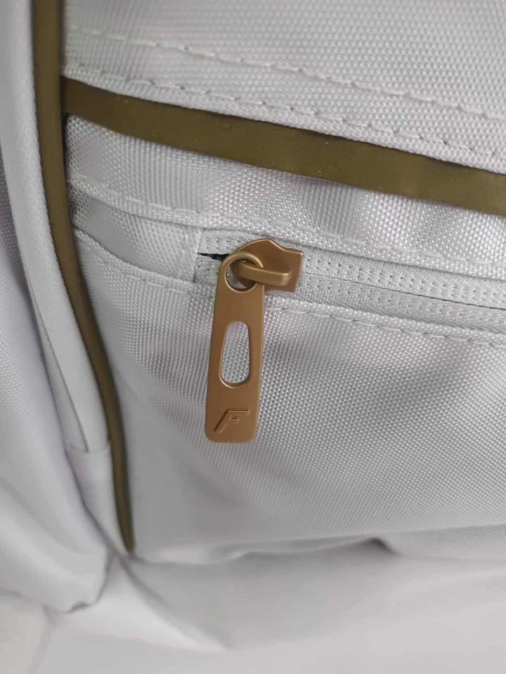 Mochila Franklin Sports Pickleball Sling Bag blanca y dorada / 4 cremalleras **LEER** Foto 3 de 4