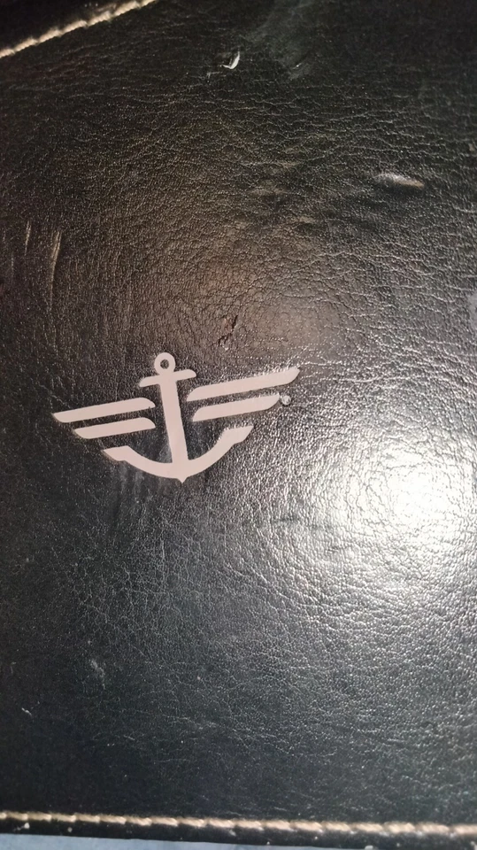 Cartera de hombre vintage Dockers Essential Series de cuero marrón triple pliegue Foto 2 de 4