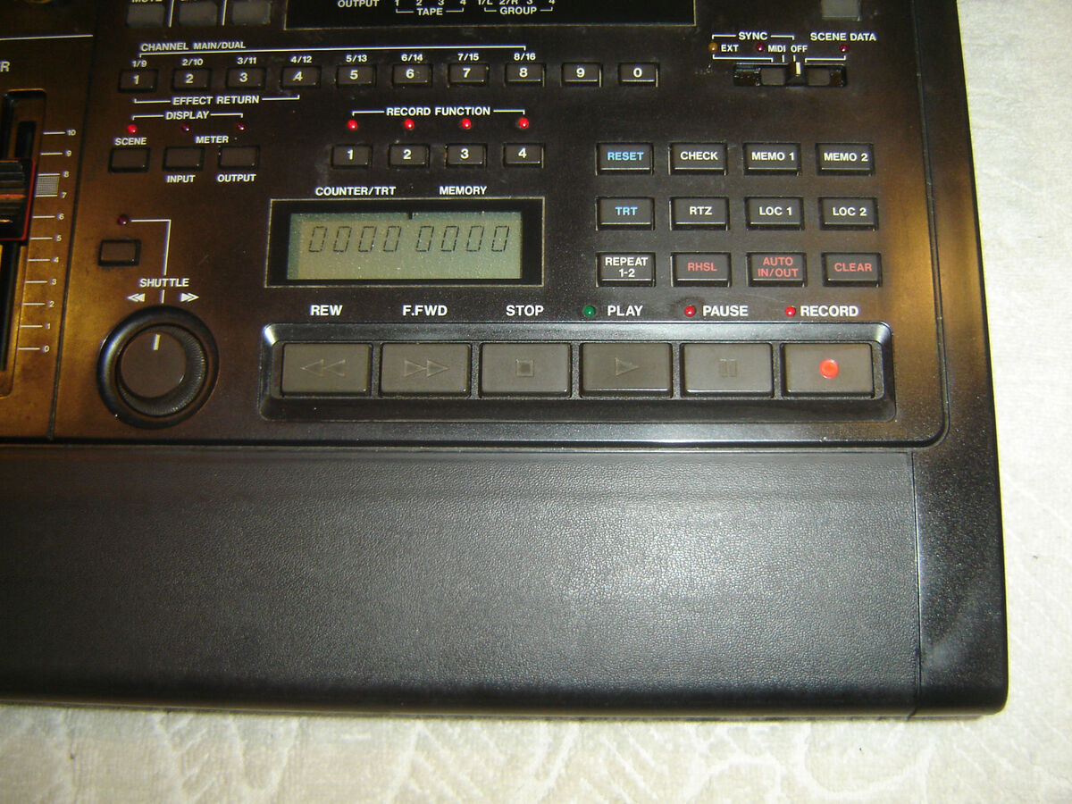 Tascam 644 Midistudio, 4 Track Cassette Recorder, 8 Ch Mixer Tascam 644 Midistudio, 4 Track Cassette Recorder, 8 Ch Mixer