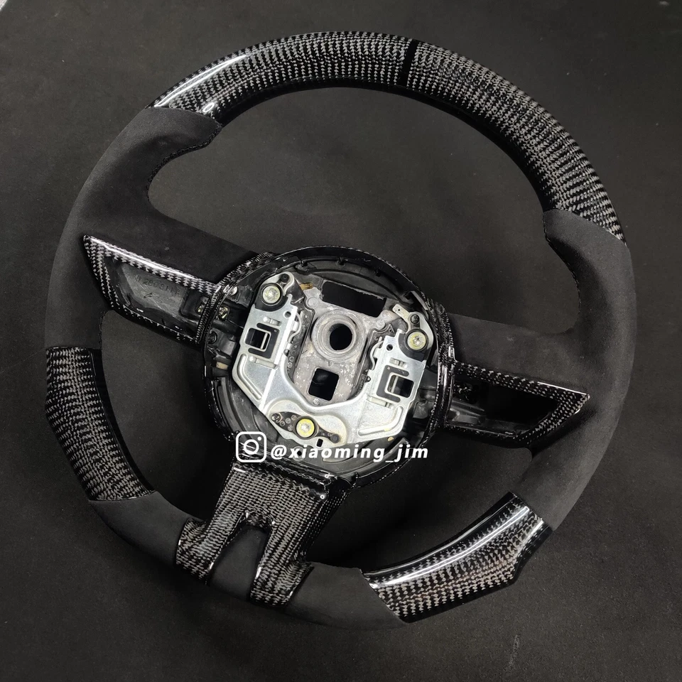 Volante de fibra de carbono personalizado para Chevrolet Camaro SS 2009-2011 Foto 2 de 4