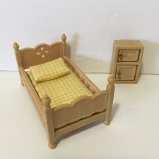 Sylvanian Families Calico Critters Nightstand and Bed  Yellow Mattress, Pillow