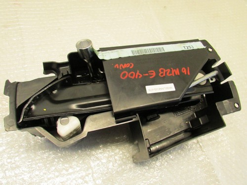 2015-2016 MERCEDES E400 JACK AND TOOL KIT OEM A2078903914 - Picture 11 of 12