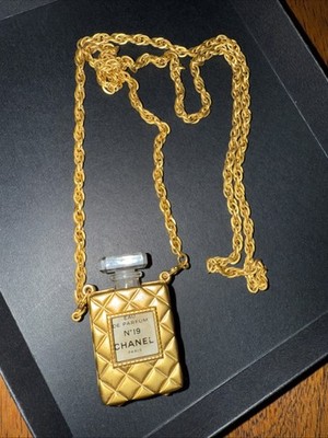 CHANEL perfume necklace chain gold quilted No 19 | eBay