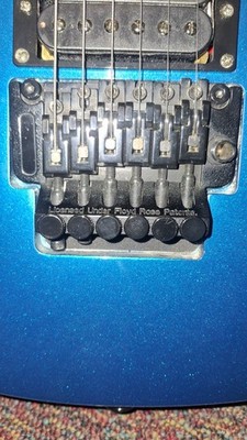 Peavey Predator Plus EXP Blue Sparkle, LICENSED FLOYD ROSE Stays