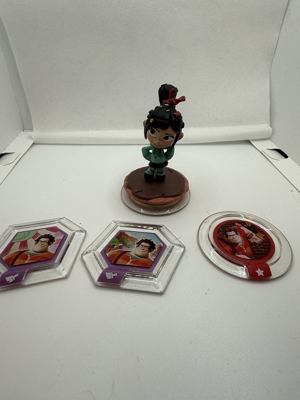 Disney Infinity Vanellope von Schweetz Character Figures w/ Power Discs
