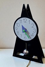 Orologio a piramide con pendolo Design postmoderno Vintage anni '80-'90