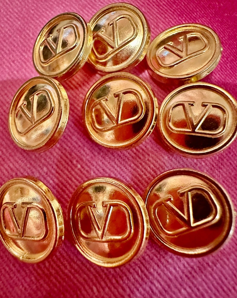 10 Gold VALENTINO Buttons 15mm Metal Luxe shiny Fab condition Iconic V logo - Image 2 of 4