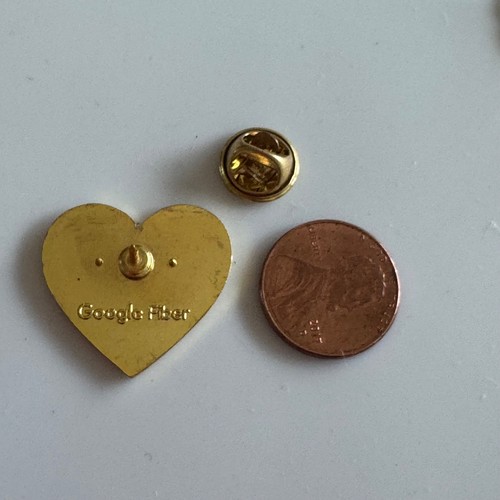 Vintage Google Fiber Red Heart Enamel Lapel Pin Gold Tone Valentine Love - Picture 3 of 3