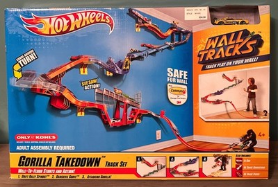 Mattel Hot Wheels GORILLA TAKEDOWN Track Set (2011, W1479) Wall Tracks NEW!