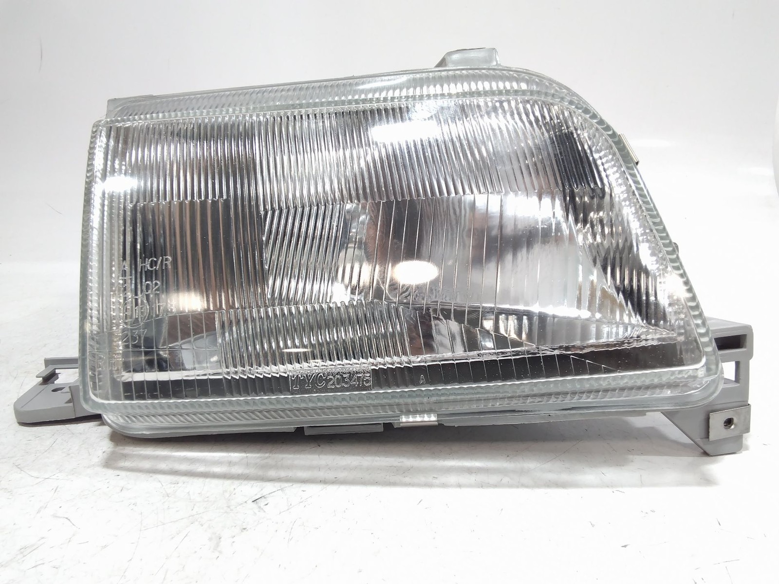 Phare droit Renault Clio 1 essence et diesel pour modèles phase 1 de 1990 à 1994
