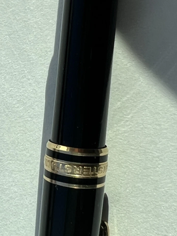 Bolígrafo MONTBLANC Meisterstuck Classique recubierto de oro Foto 2 de 4