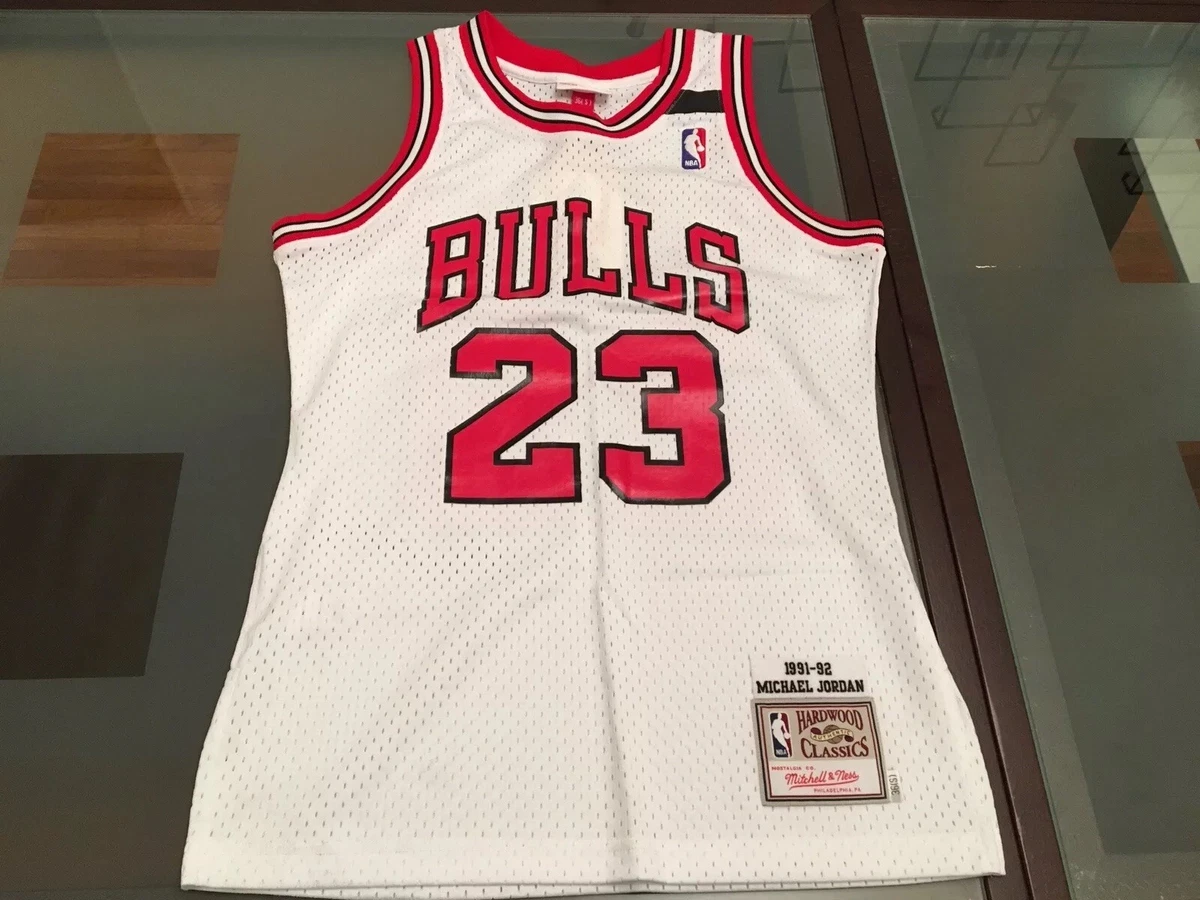 Shop Michael Jordan Autographed/Signed Chicago Bulls 1991-92 White  Authentic Mitchell & Ness Jersey