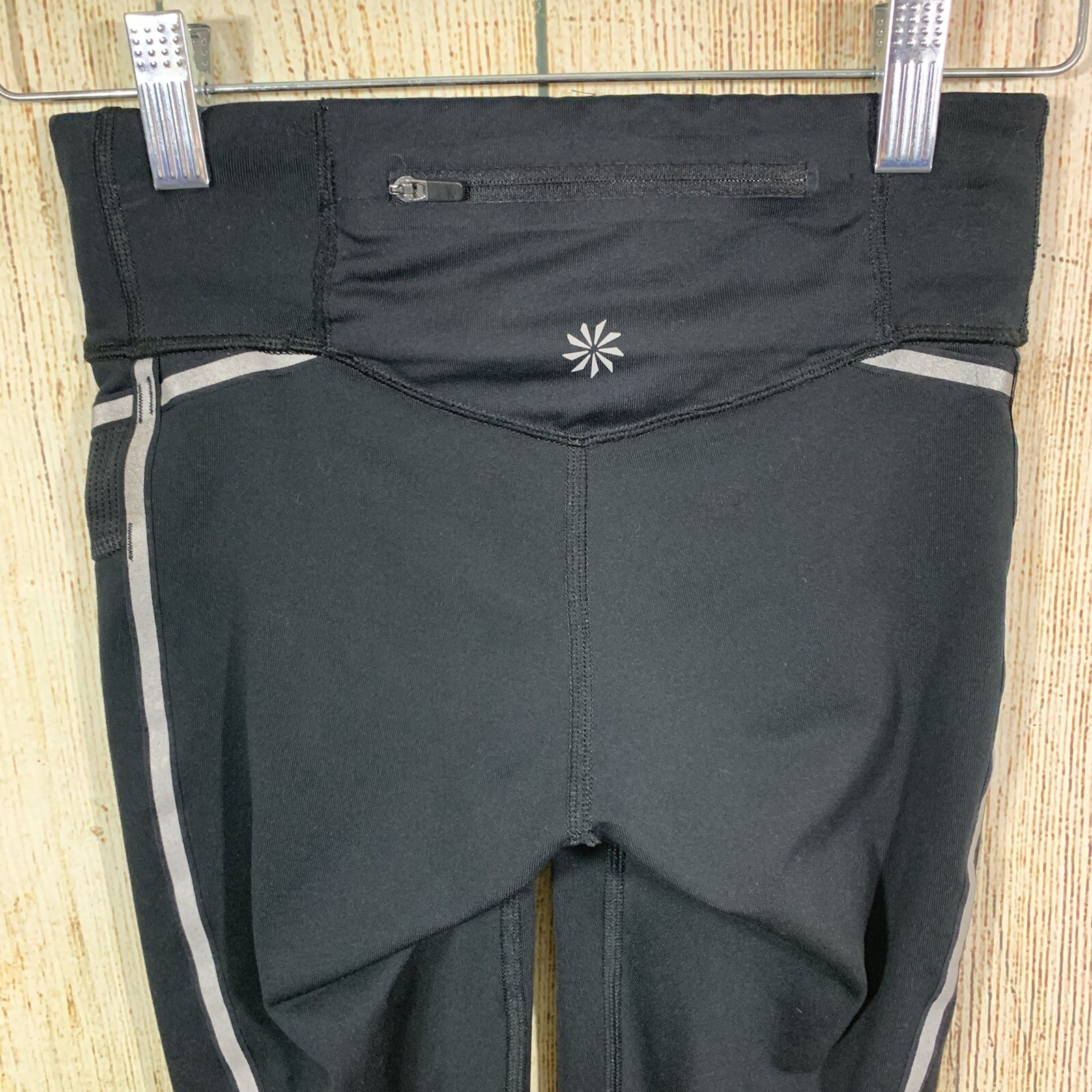Athleta Black Reflective Active Capri Leggings Sz XXS Gem