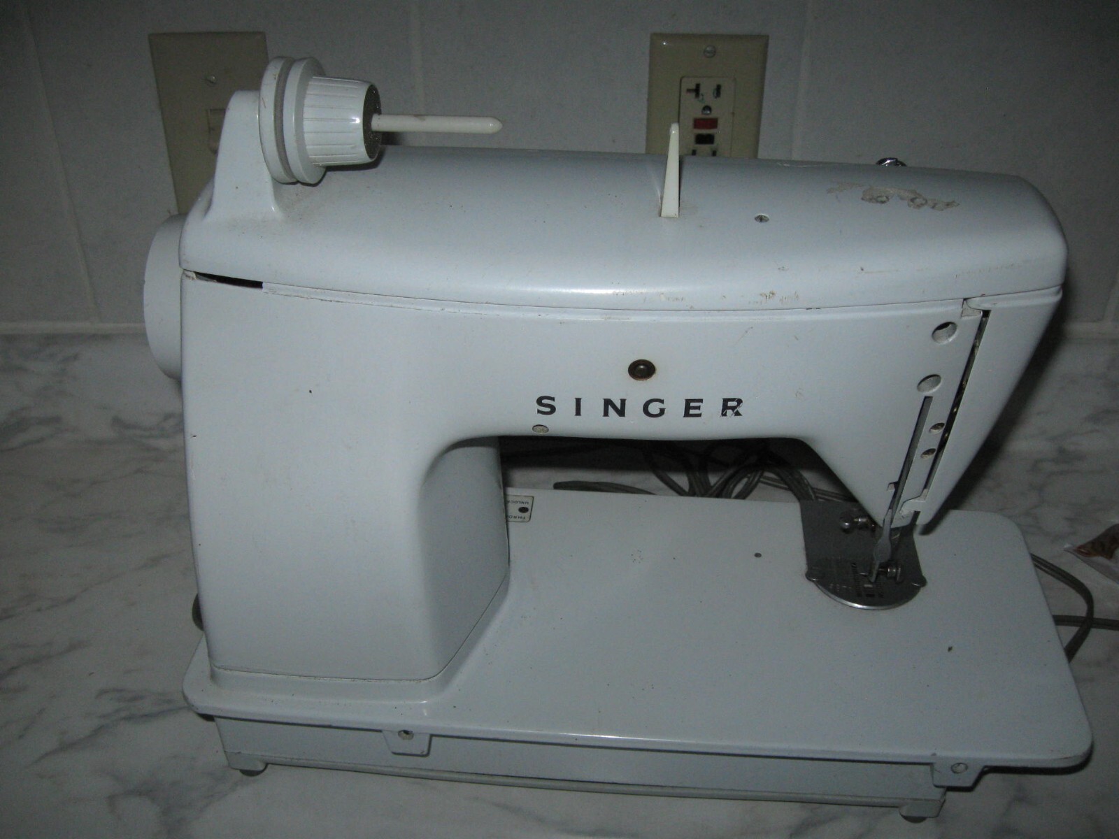 Vintage Singer Touch & Sew Special Zig Zag Model 626 Sewing Machine