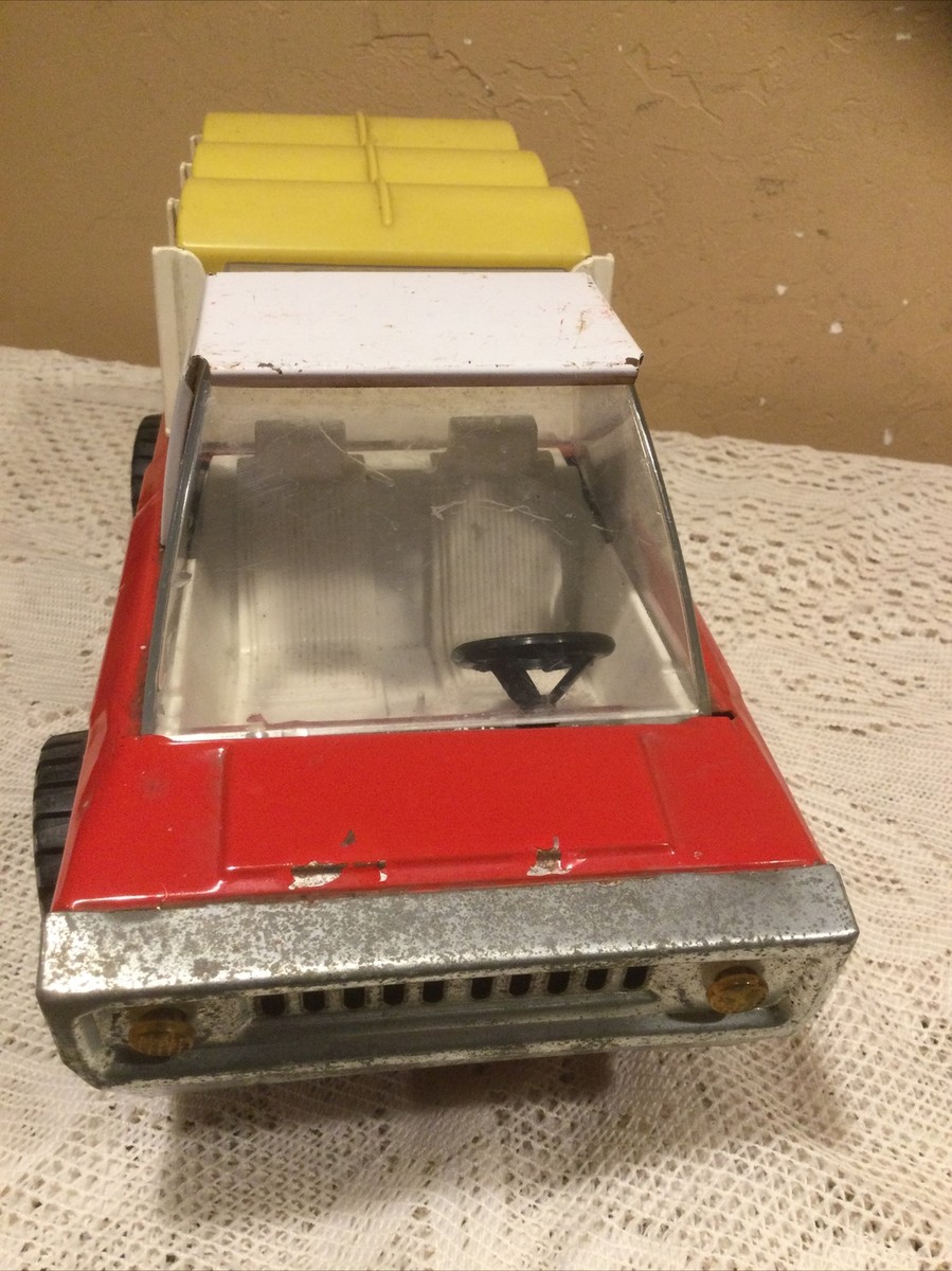 Vintage 1960/70's Buddy L Pressed Steel Red Zoo Kennel Toy