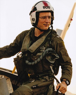 LEWIS PULLMAN signed Autogramm 20x25cm TOP GUN MAVERICK in Person autograph COA