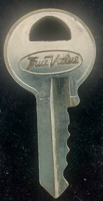Vintage Key True Value Marked ''M1'' Appx 1-5/8'' Replacement Padlocks Cabinet Case