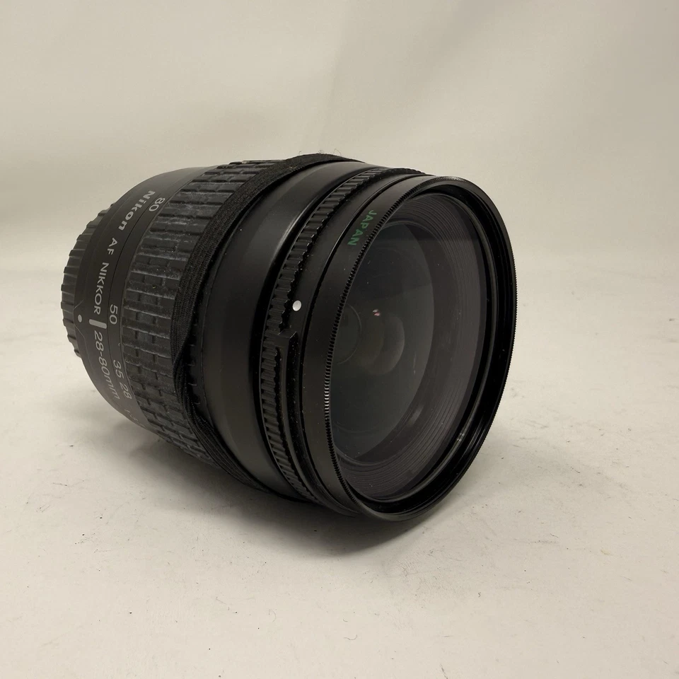 Lente de enfoque automático Nikon AF NIKKOR 28-80 mm f/3,3-5,6 G Foto 2 de 3