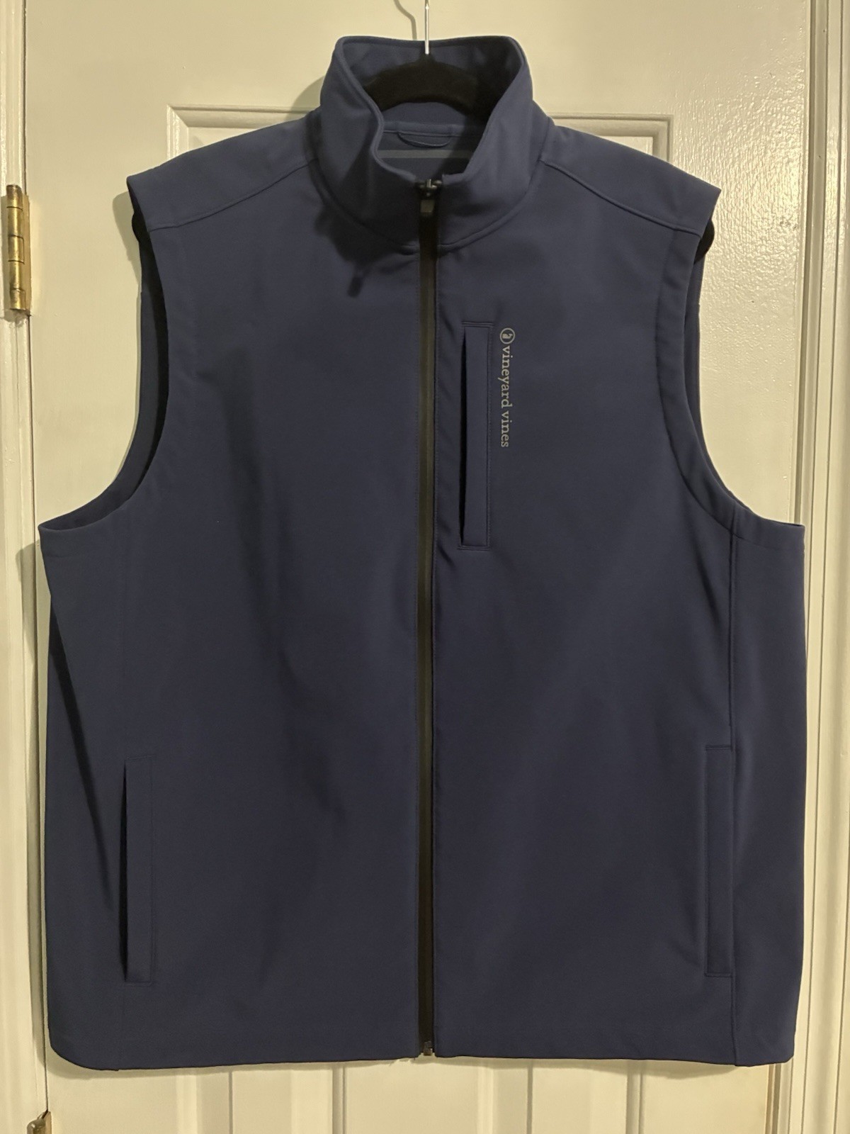 Vineyard Vines OTG Softshell Performance Vest Ful… - image 1