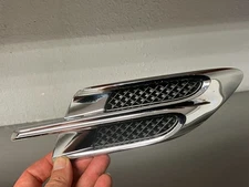 2016-2019 bentley bentayga right passenger fender side air vent grille grill oem
