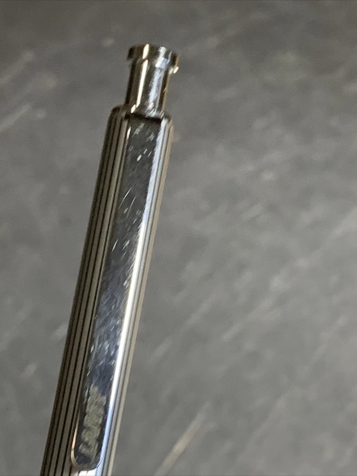 Bolígrafo Lamy Push en acabado plateado - hecho en Alemania Foto 2 de 4