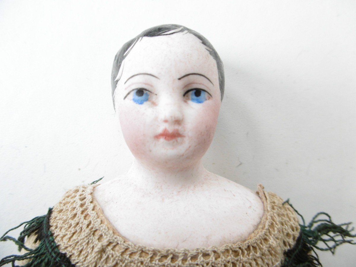 Poupée de type parisienne avec une tête pivotante en biscuit coulé