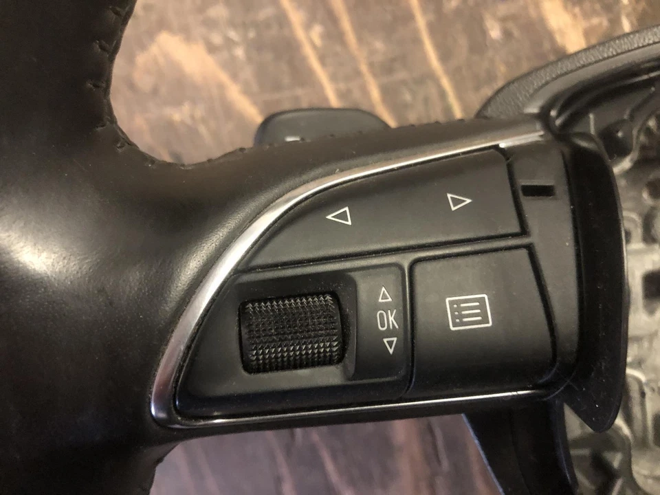 2011 AUDI A8 QUATTRO BLACK LEATHER STEERING WHEEL WITH MULTIFUNCTION Foto 3 de 4