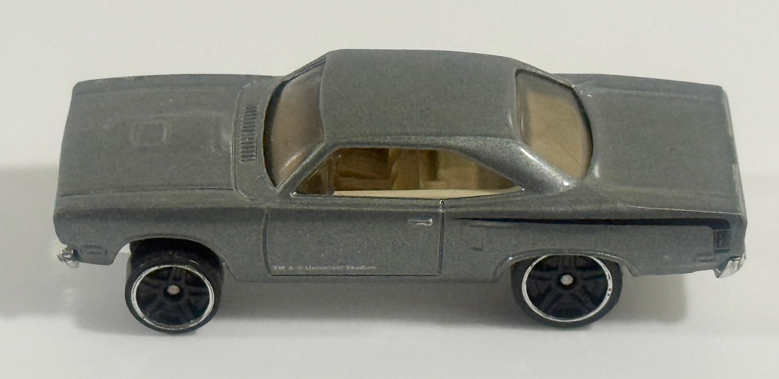 Hot Wheels '70 Road Runner Die-Cast 2012 Gray 1:64