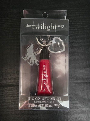 The Twilight Saga Wolf Heart Lip Gloss Key Chain set-Harvest Apple Scented