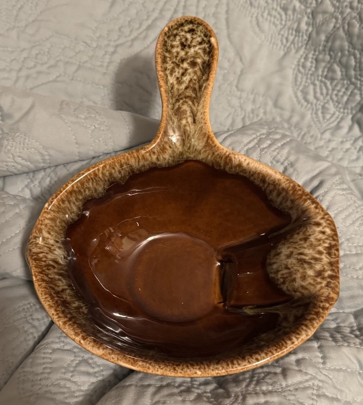 Vtg. MCM Ceramic Gravy Boat Sauce Separator Brown Drip Glaze with Handle 