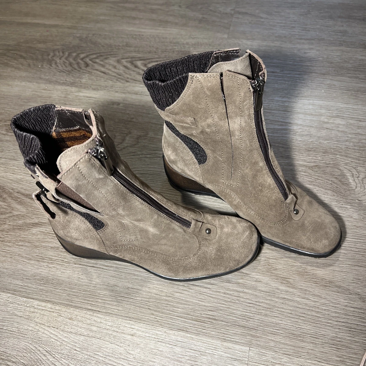 Aquatalia by hotsell marvin k booties