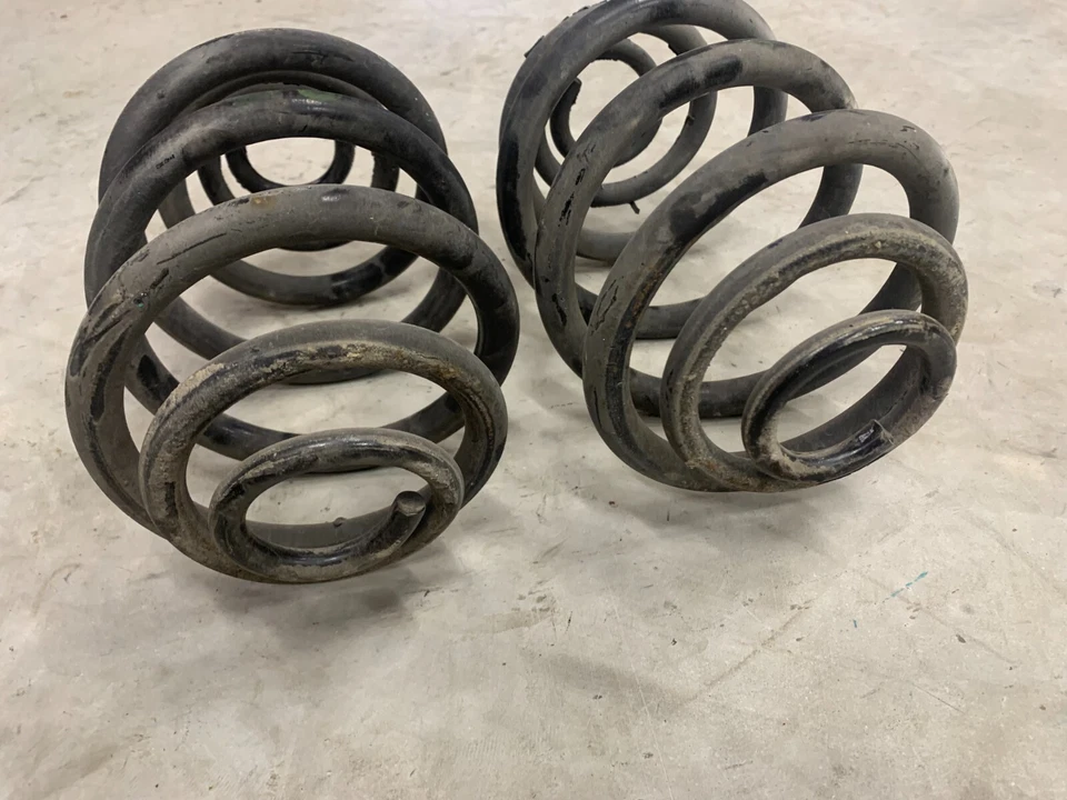 BMW Z3 1997 muelles helicoidales traseros ambos 1,9 automático Foto 2 de 3