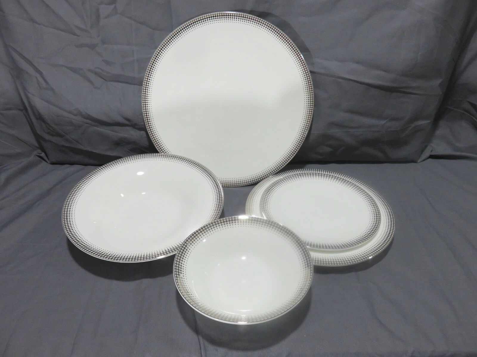 Shinepukur Bone China lot de 4, 5 pièces réglages de place ambassadeur Christian Dior